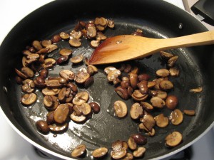 Mushrooms Cook Up Better if They're in the Pan Alone At First